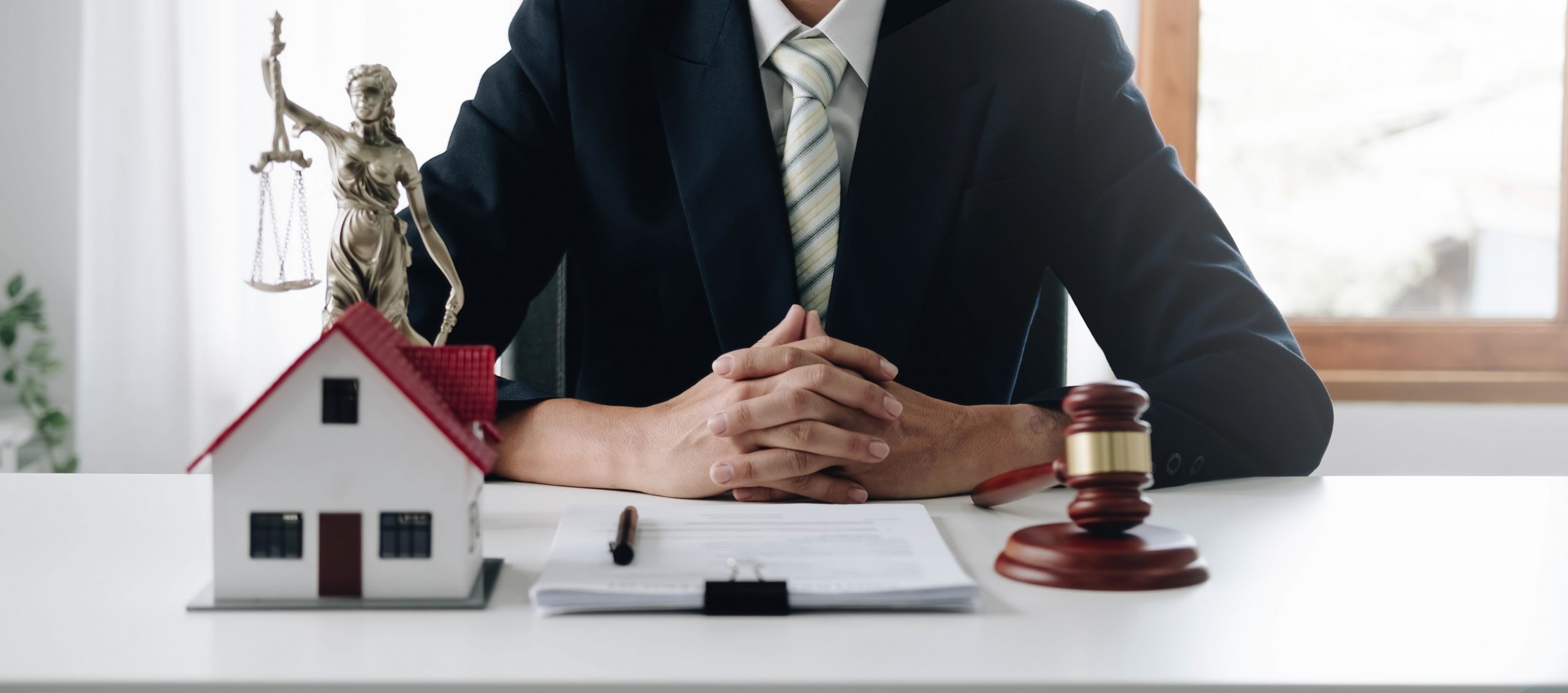 💼 5 Reasons You Need a Real Estate Attorney in Nashville 💼